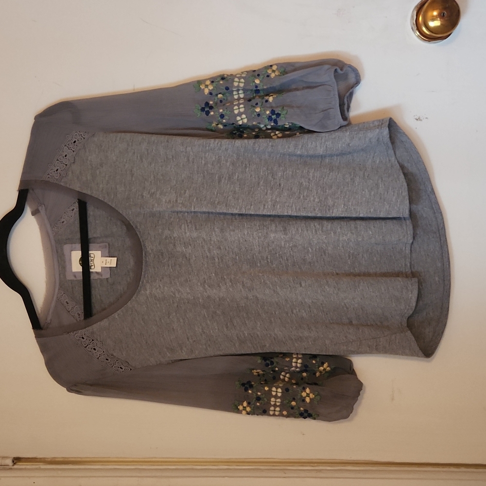 Beautiful cotton shirt with sheer, loose, 3/4 floral embroidered sleeves